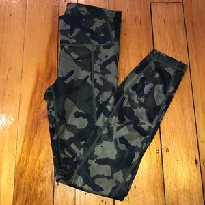 Gap Camo Leggings